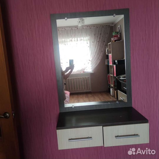 Полка подвесная с зеркалом