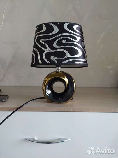 Лампа настольная