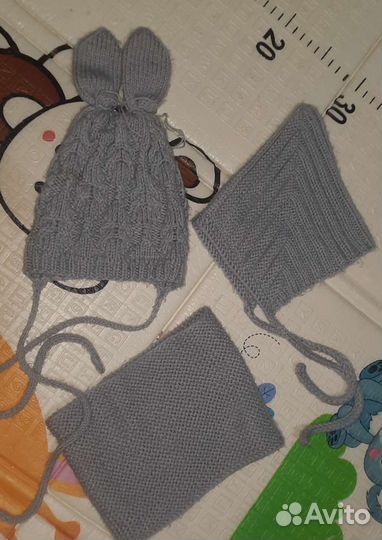 Красивый вязаный набор три предмета