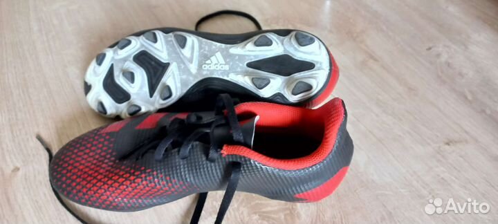 Футбольные бутсы adidas predator