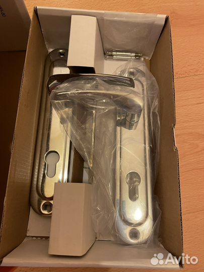 Ручки новые для входной двери