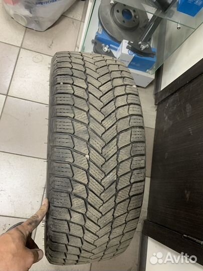 R20 Michelin X-Ice Snow SUV 245/45, PCD 5x108 DIA 63.4