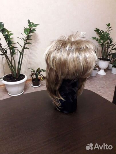 Парик женский
