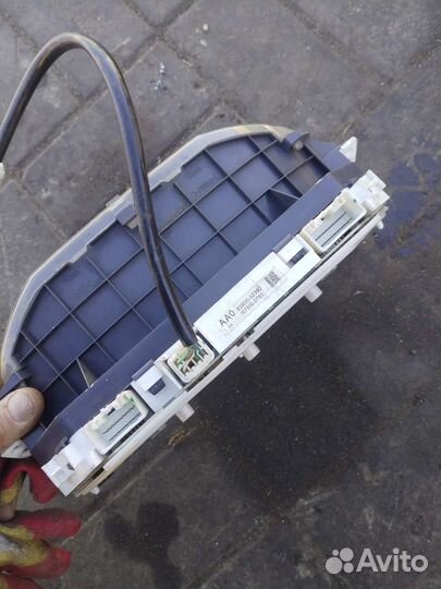 Щиток приборов таета витц/Toyota Vitz 98-05г МКПП