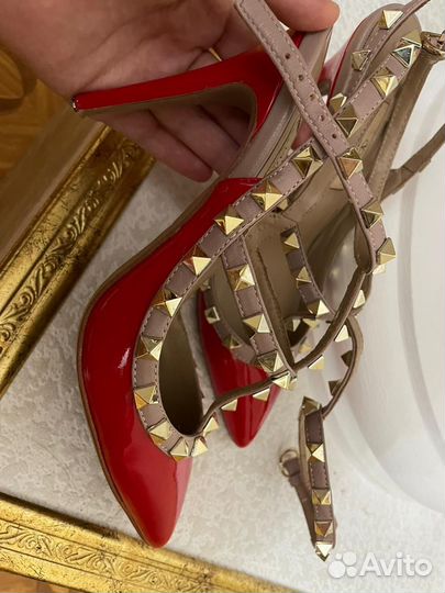 Босоножки Valentino 37 р
