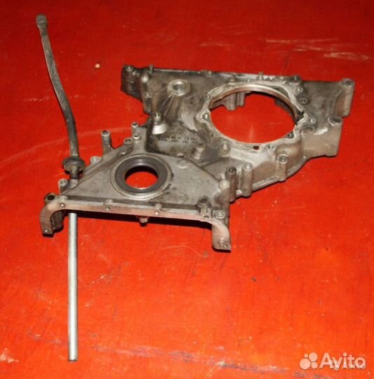 Передняя крышка двигателя Mercedes Спринтер OM 601