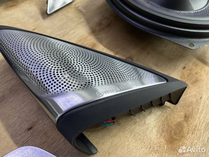 Bmw G30 сетки bowers wilkins в салон