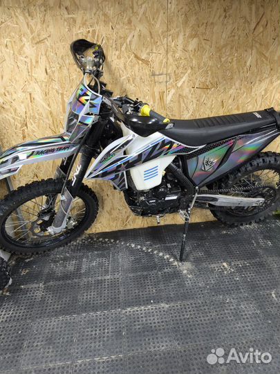 Продам мотоцикл BRZ X5M