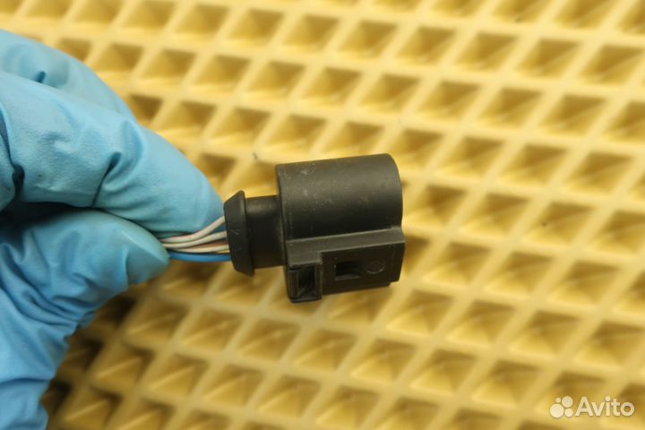 Разъем VAG 1J0973704