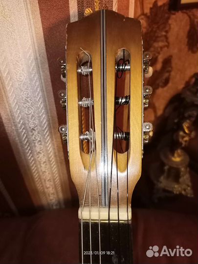 Полумастеровая акустическая гитара Япония