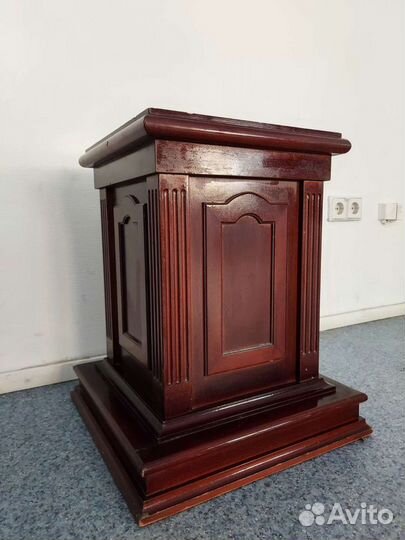 Старинная консоль. Массив