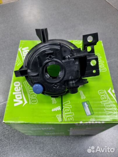 Фара противотуманная левая VW Touareg 2007-2010