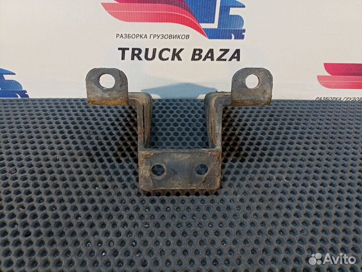 Кронштейн крыла заднего