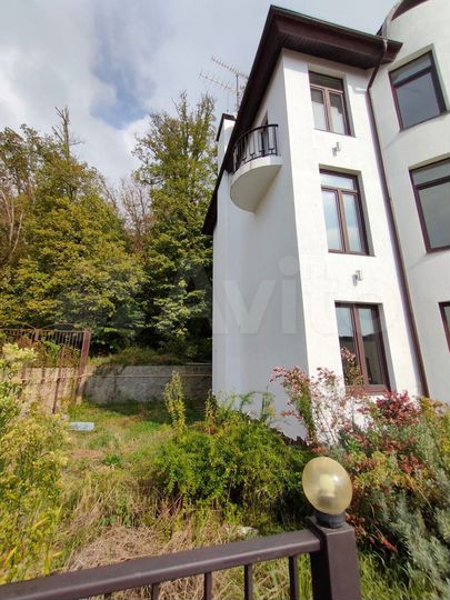 Дом 400 м² на участке 5 сот.