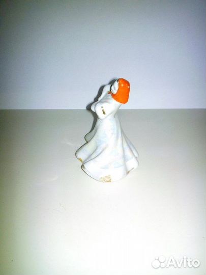 Фарфоровая статуэтка Плясунья