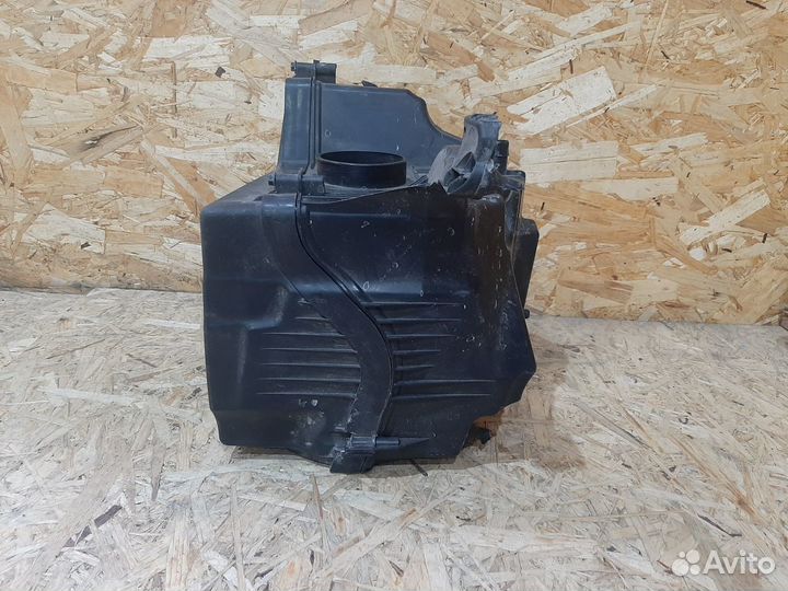 Корпус воздушного фильтра Ford Focus 2