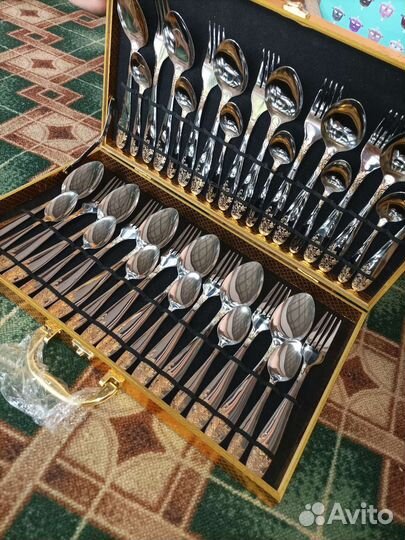 Набор столовых приборов на 12 персон