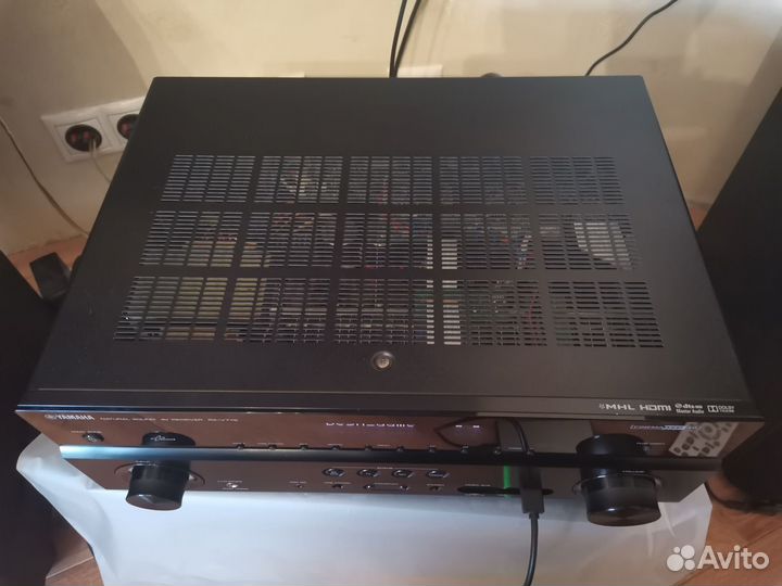 AV ресивер Yamaha RX-V775