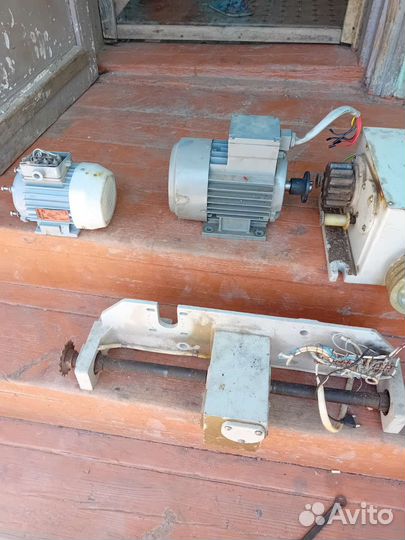 Электродвигатель с редуктором бу 2шт торг