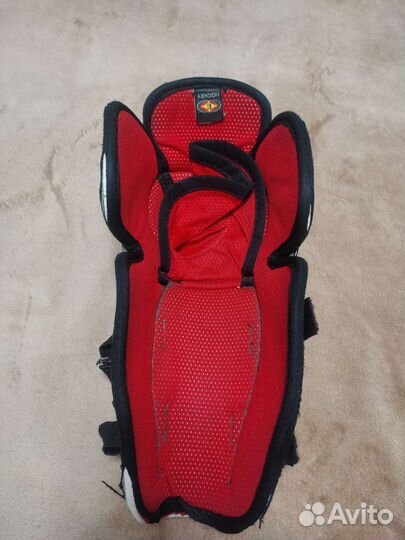 Щитки хоккейные детские 10