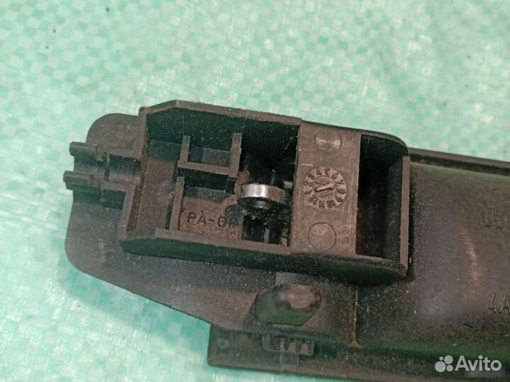 Ручка двери передняя правая Audi А6 С4