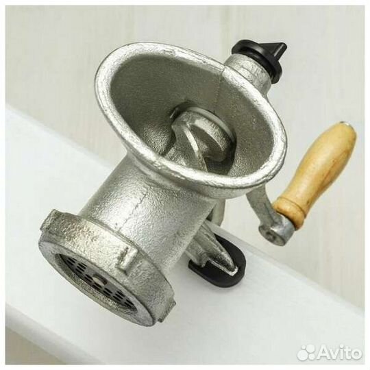 Мясорубка ручная чугунная