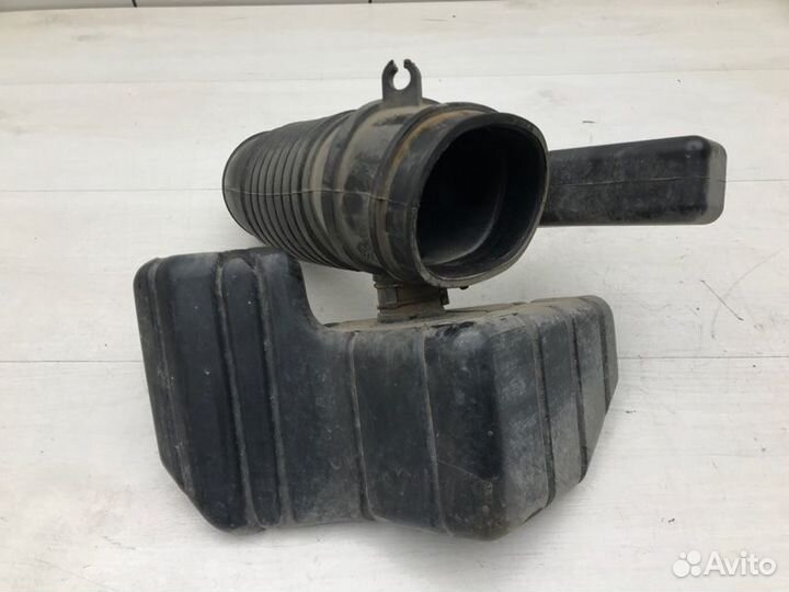 Патрубок воздушный Mitsubishi L200 3 4G64 2001