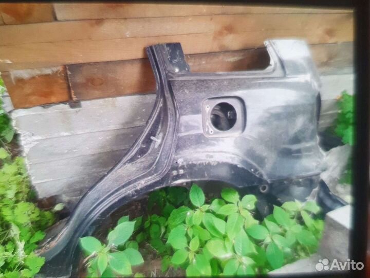 Продам крыло RAV 4