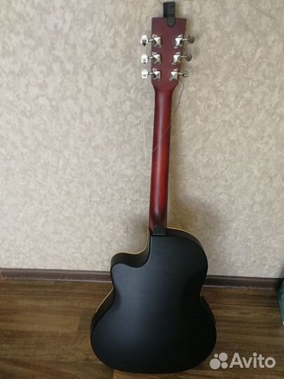 Электроакустическая гитара