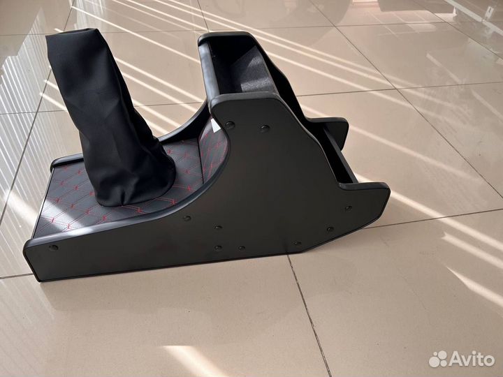 Консоль ГАЗель Бизнес экокожа стеганая черная, кра