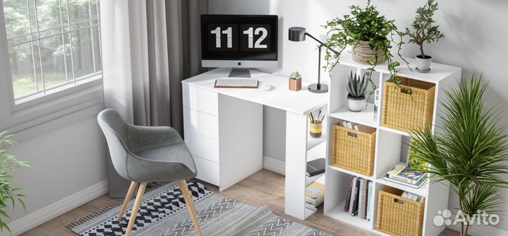 Письменный стол для школьника с полками