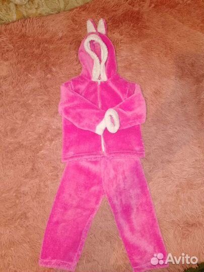 Тёплый костюм зайки, жилетка, шапочка зимняя