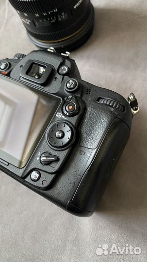 Зеркальный фотоаппарат nikon d7000 body