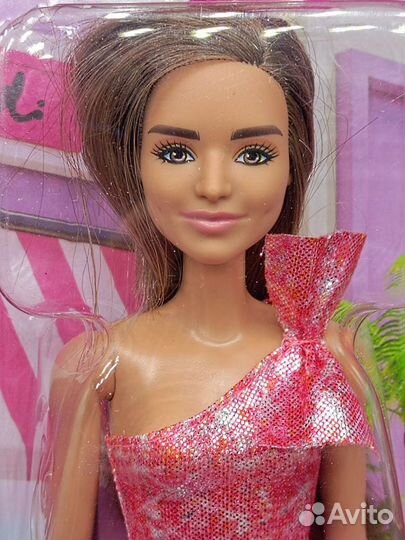 Барби Улыбашка Сияние Моды Barbie Glitz Chic GRB33