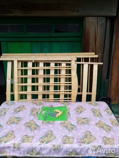 Детская кровать с наматрасником