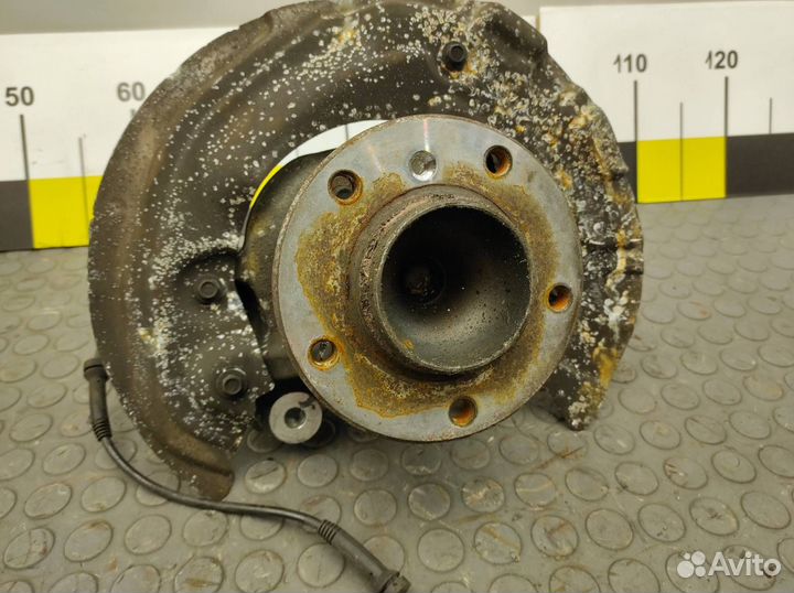 Кулак поворотный передний правый Bmw 320I E90