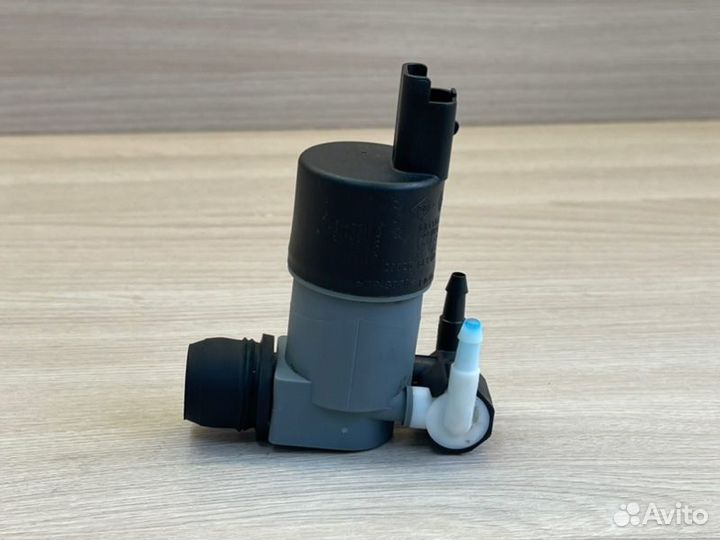 Насос стеклоомывателя Renault Sandero Stepway