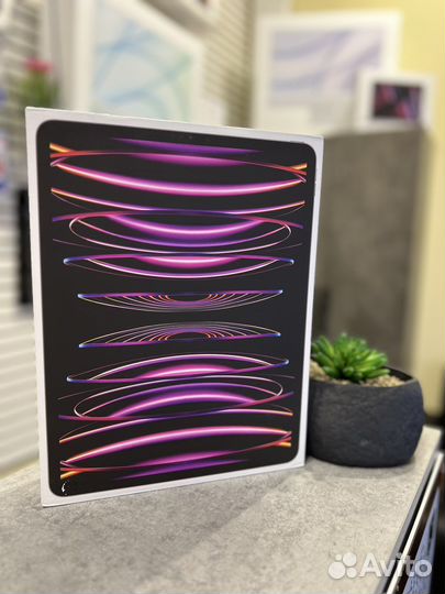 Планшет Apple iPad Pro 12.9 (2022)