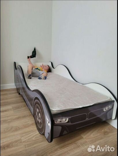 Кровать машинка детская