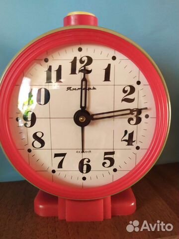 Будильник механический. Янтарь СССР