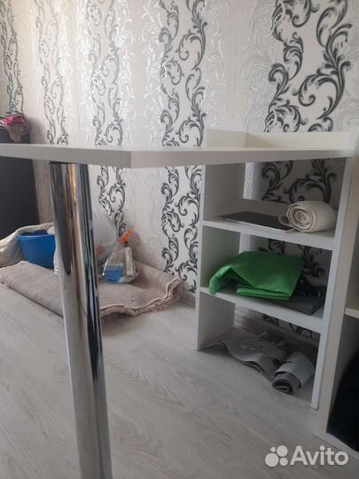 Маникюрный стол новый