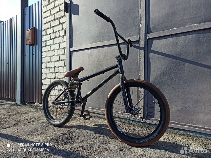 Трюковой велосипед BMX