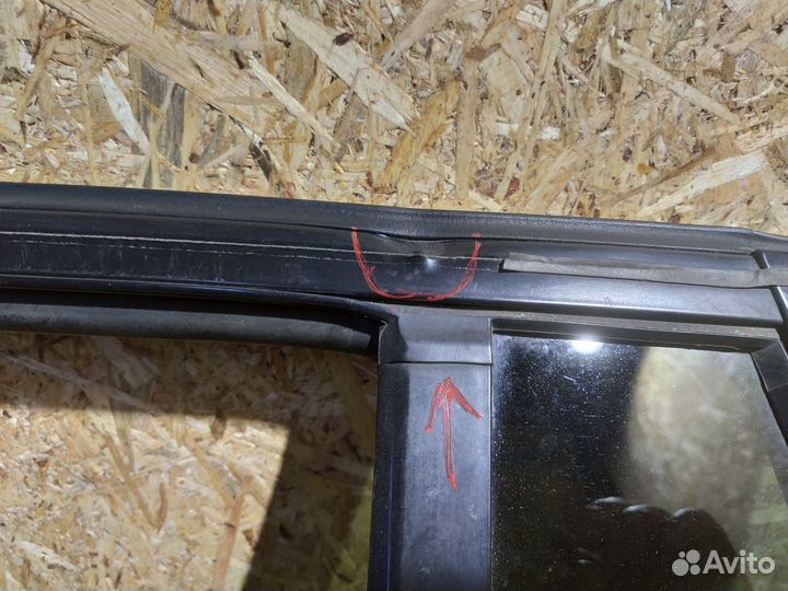 Дверь задняя левая Chrysler Pacifica