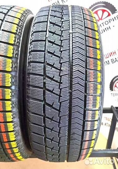 Bridgestone Blizzak VRX 235/45 R17 94S