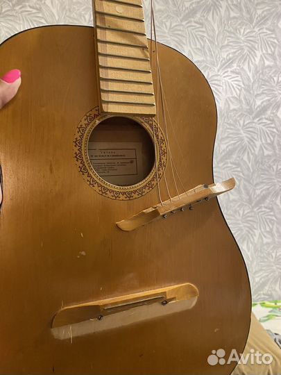 Гитара (нужен ремонт)