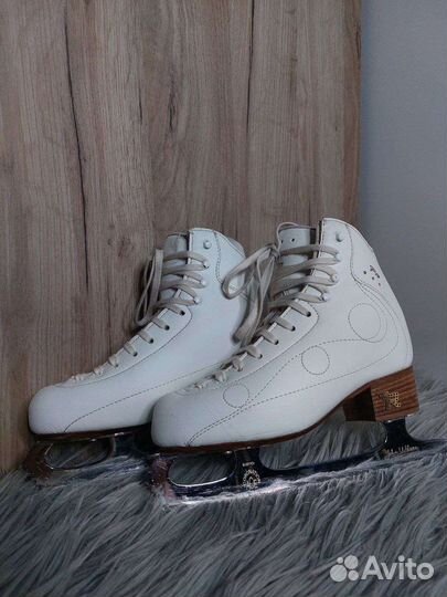 Фигурные коньки risport royal pro c