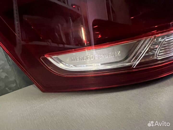 Фонарь задний левый Mercedes glk x204