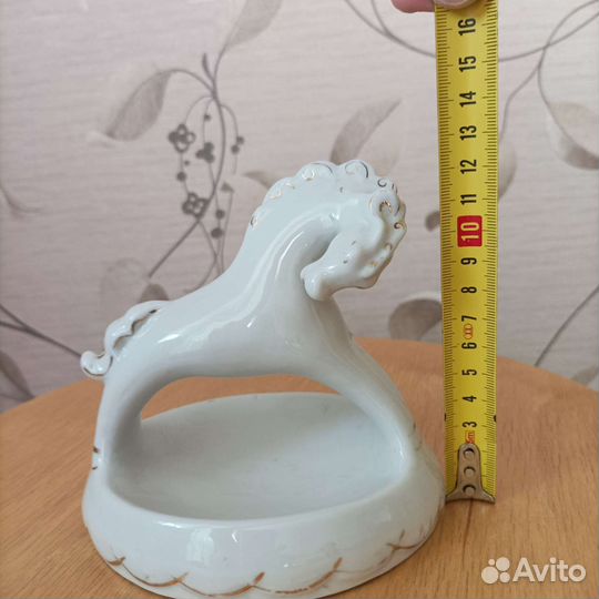 Статуэтка пепельница