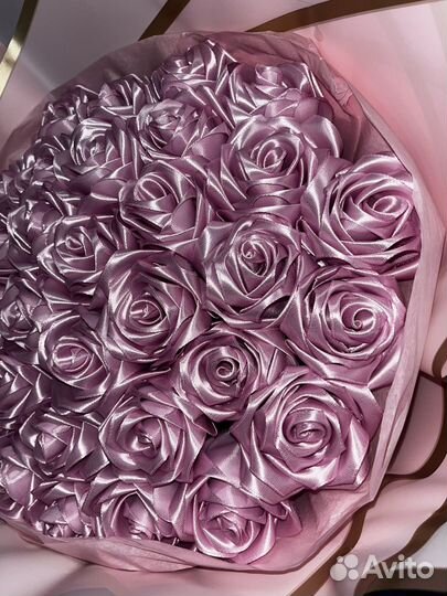 Розы из атласных лент