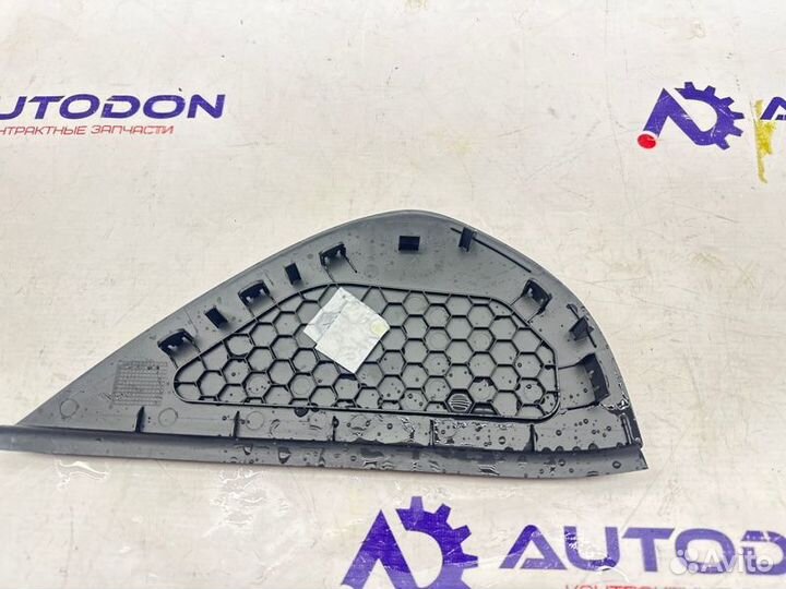 Накладка на торпедо передняя левая Volkswagen Polo